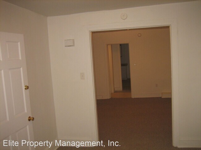 Building Photo - 1 br, 1 bath House - 35 S. Penn St., Apt. 1