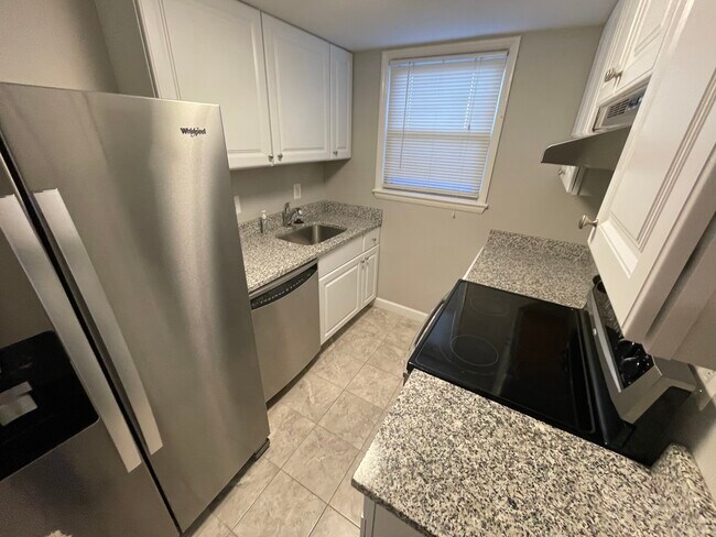 Kitchen - 2030 N Woodrow St