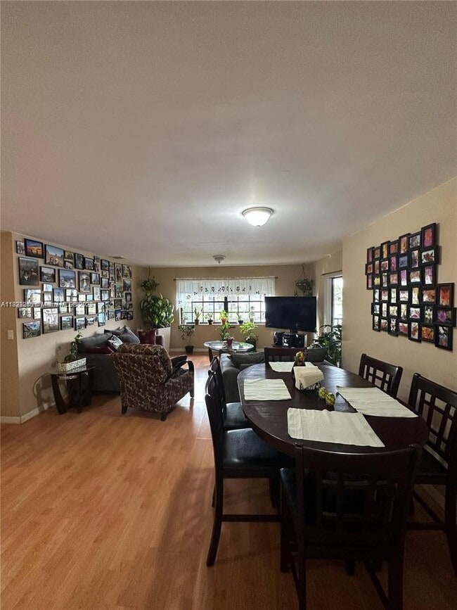 Foto del edificio - 3655 NW 94th Ave