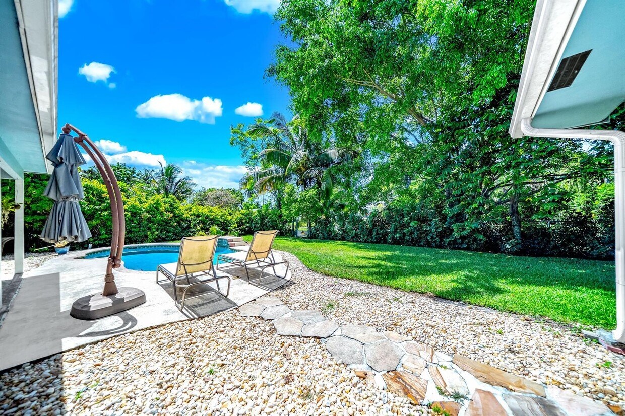 Foto principal - 7491 NW 11th Pl