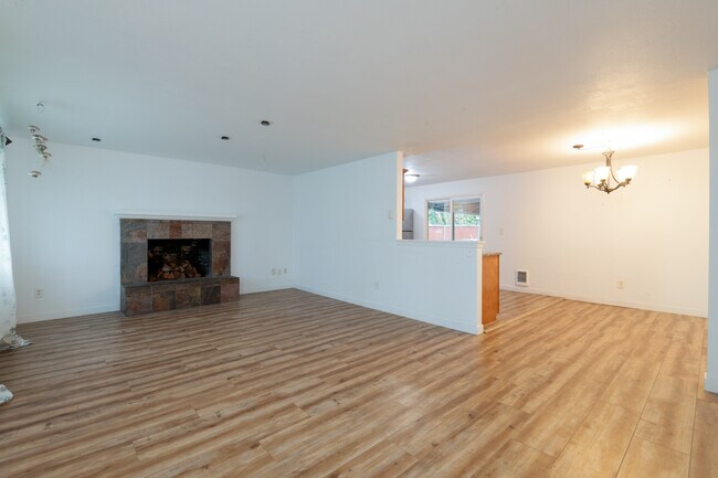 Foto del edificio - 938 E 65th St