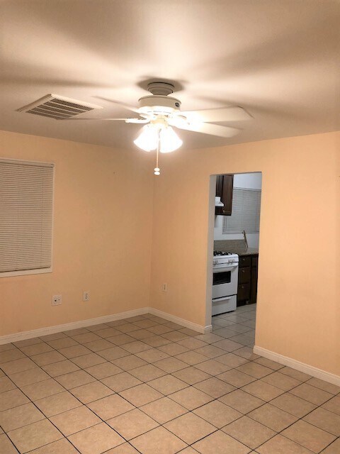 Foto del edificio - 15332 Eastwood Ave