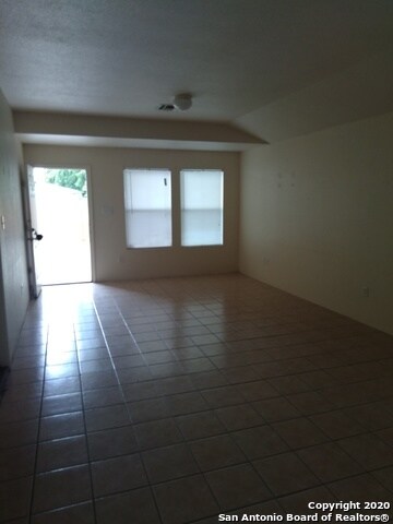 Foto del edificio - 11212 Center Point Rd
