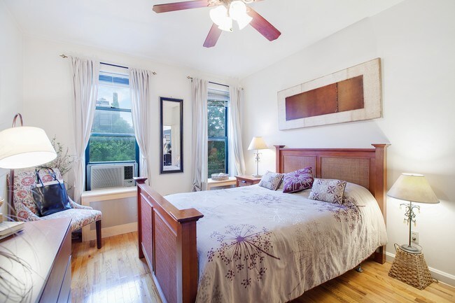 Interior Photo - 130 W 131st St