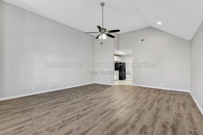 Foto del edificio - 914 W Houston St
