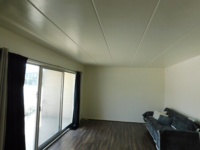 Foto del edificio - 18204 Exchange Ave