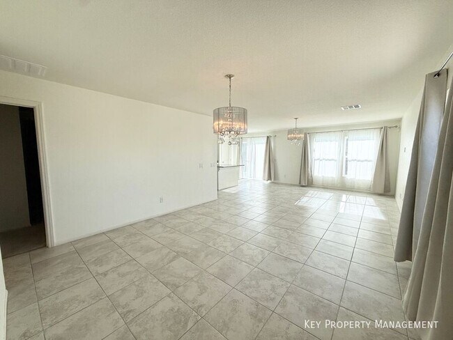 Foto del edificio - 1317 Hopespring Loop Ave