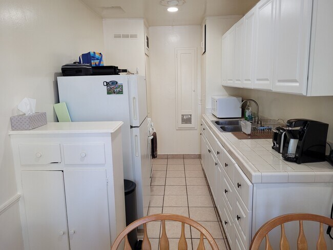 Foto del edificio - 479 Landfair Ave