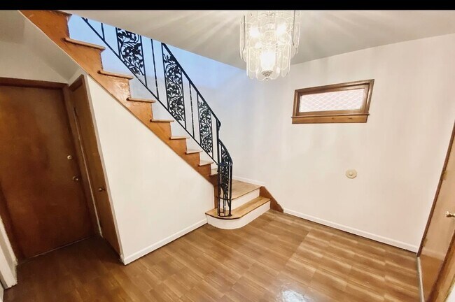 Foto del edificio - 254 N Railroad Ave