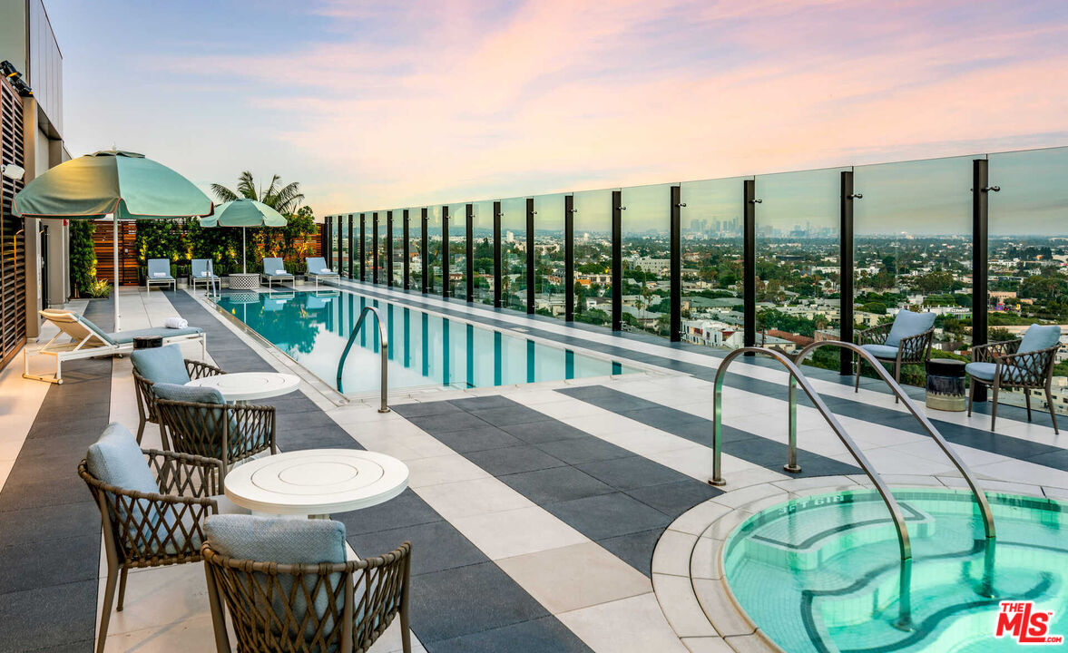 Foto principal - 8420 Sunset Blvd