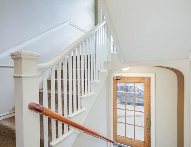 Building Photo - 0 bedroom in Seattle WA 98102
