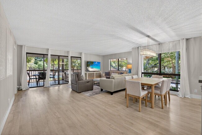 Foto del edificio - 419 Brackenwood Ln S