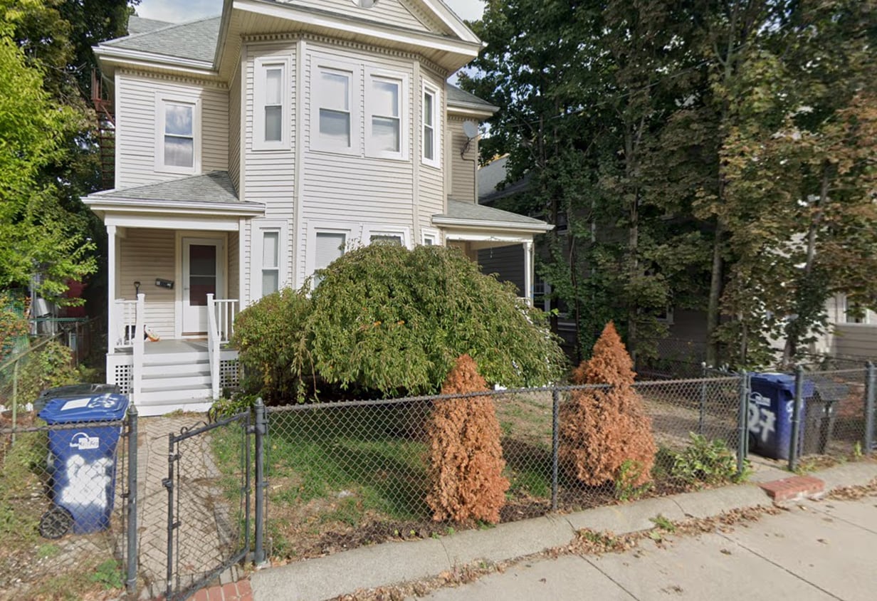 Primary Photo - 27 Holman St