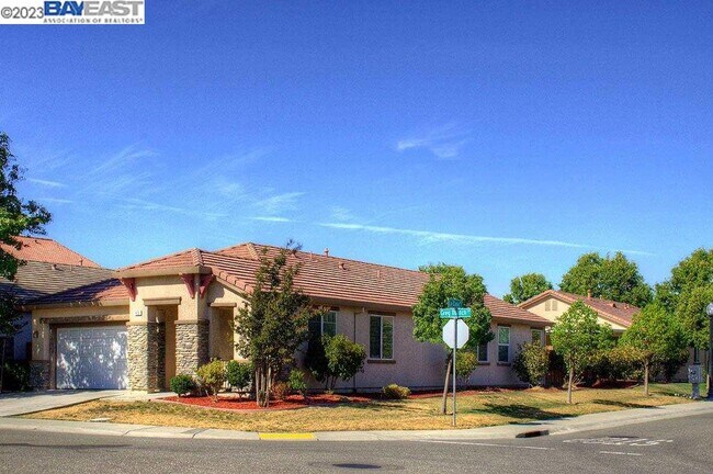 Foto del edificio - 420 Greg Thatch Cir