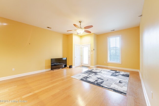 Building Photo - 900 S 5th St