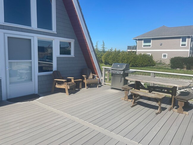Building Photo - Shore Ave A-Frame-Minutes From Public Beac...