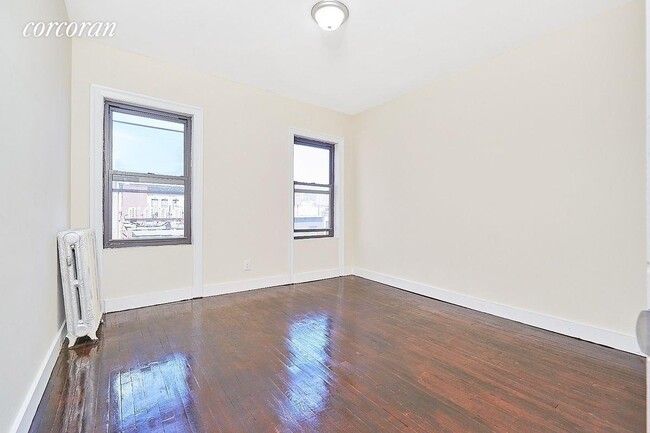 Building Photo - 565 W 139th St
