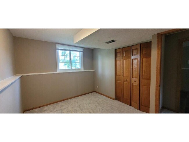 Foto del edificio - 8496 Harkness Rd