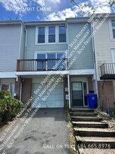 Building Photo - 906 Summit Chase Dr