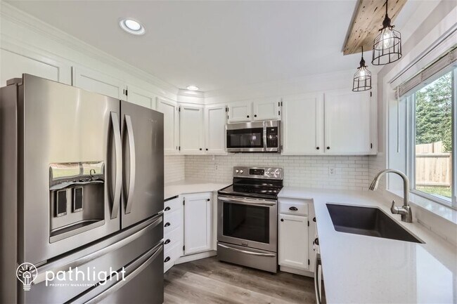 Foto del edificio - 19203 Crown Ridge Boulevard