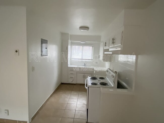 Foto del edificio - 6904 Lennox Ave