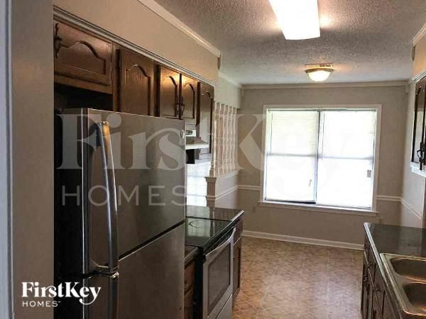 Building Photo - 4834 Walden Glen St