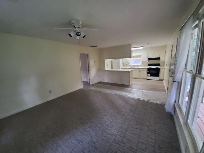 Foto del edificio - 2235 Mitchell Rd