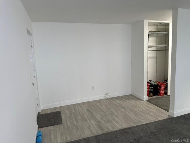 Foto del edificio - 3 Hook Rd