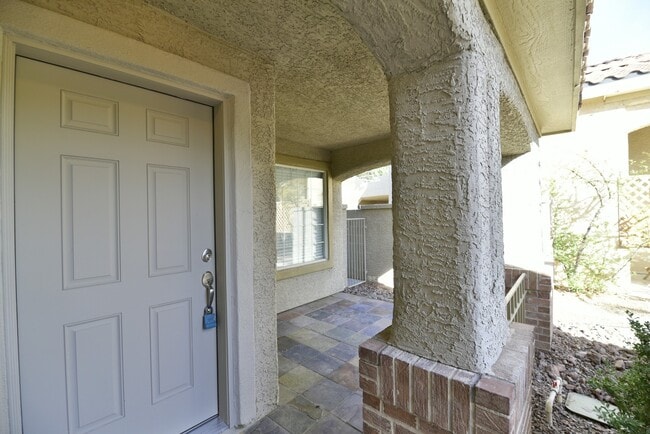 Building Photo - Gorgeous 4BED/2.5 BATH 2 Story Home Locate...