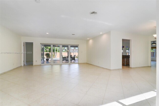Foto del edificio - 704 N Crescent Dr