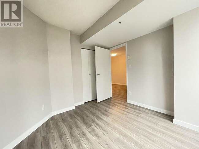 Photo du bâtiment - 588-588 Broughton St