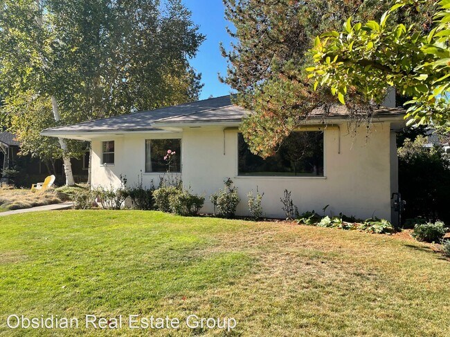 Building Photo - 4 br, 2.5 bath House - 20 NW Drake Rd