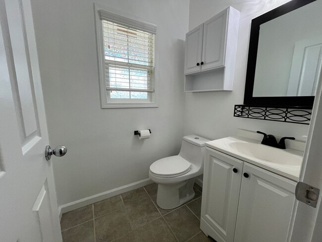 Building Photo - Spinnaker Place Townhomes (Ewa Beach) - 3 ...