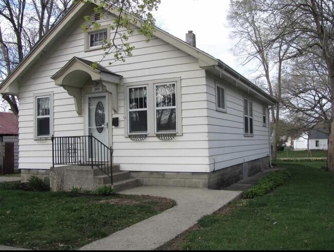 Foto del edificio - 345 Perry ave