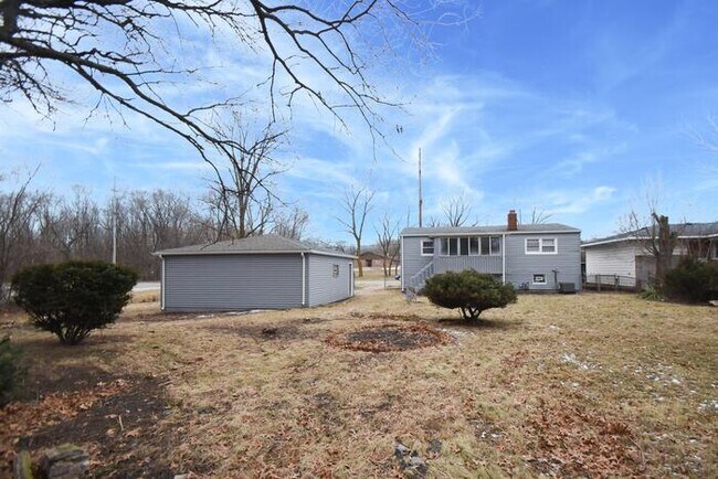Building Photo - 2383 Taft St