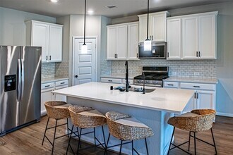 Building Photo - 16018 Oregon Oak Dr