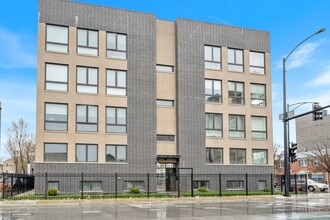 Building Photo - 2304 W Jackson Blvd