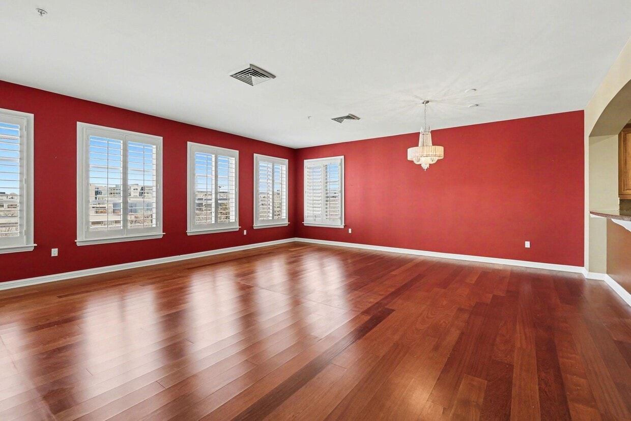 Location and Luxury! 2 Bedroom 2 Bathroom in Cherry Creek! - Location and Luxury! 2 Bedroom 2 Bathroom in Cherry Creek!