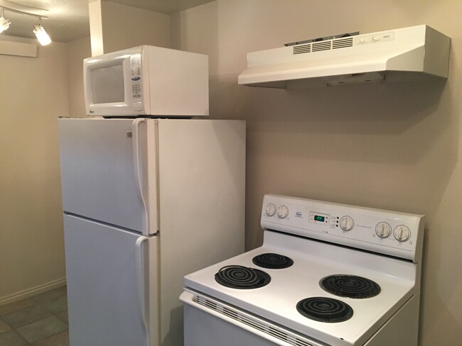 Building Photo - 517 S 500 E