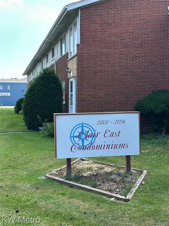 Foto del edificio - 21706 E 11 Mile Rd