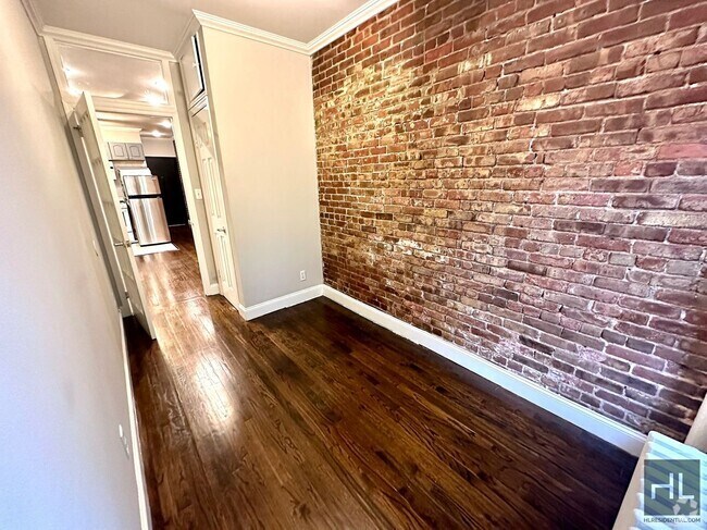 Building Photo - Tenth Avenue