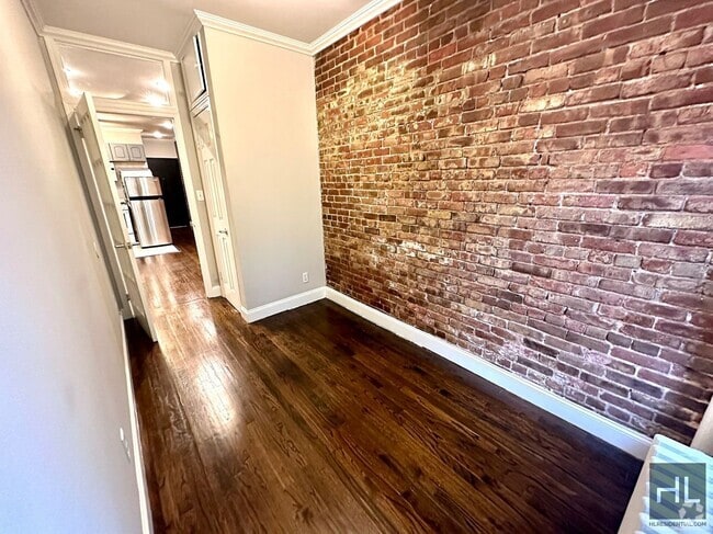 Building Photo - Tenth Avenue