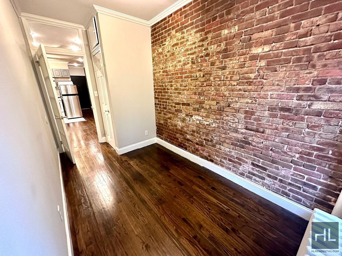 Primary Photo - Tenth Avenue