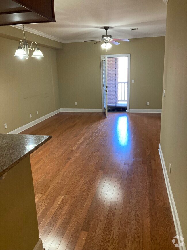 Traditions Condominiums Houses for Rent with a Swimming Pool