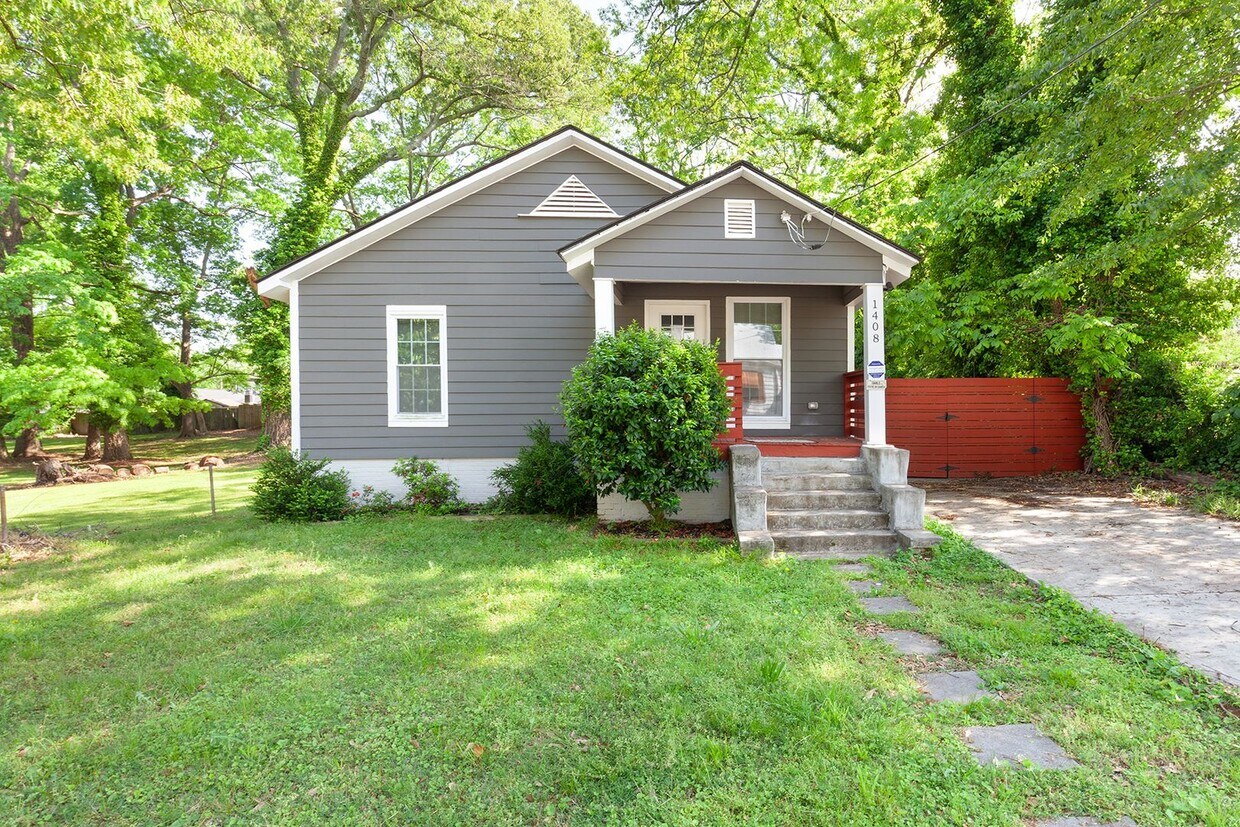 Updated 3bd/2ba Ranch Blocks From Downtown... - Updated 3bd/2ba Ranch Blocks From Downtown...