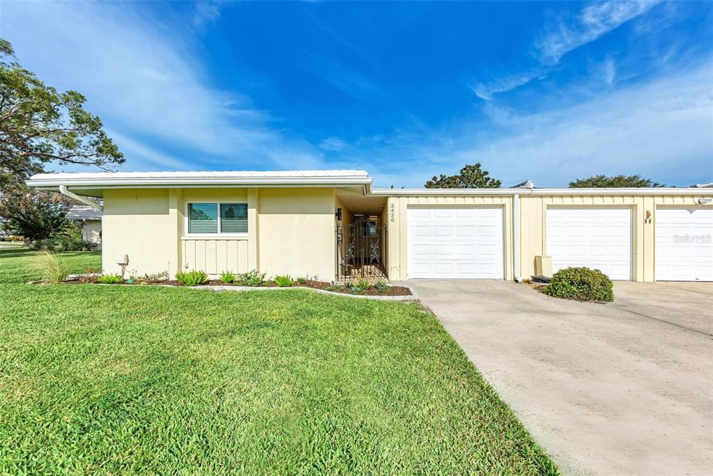 Foto principal - 3430 Village Green Dr