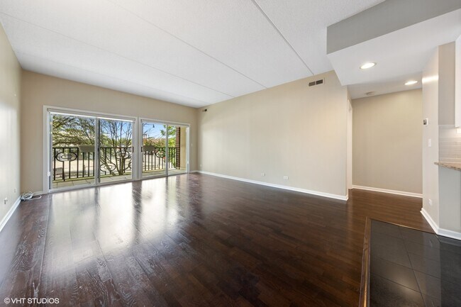 Foto del edificio - 4625 W Lawrence Ave