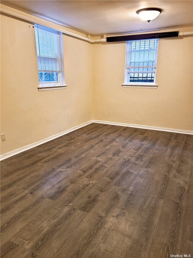 Building Photo - 67-04 Garfield Ave