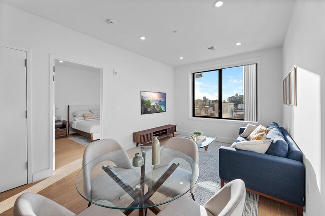 Building Photo - 30.3 Vroom St