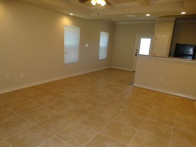 Foto del edificio - 6011 Jax Wy